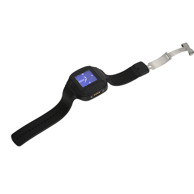 老人追踪腕带保健跟踪手表血氧监控支持温度和心率监测